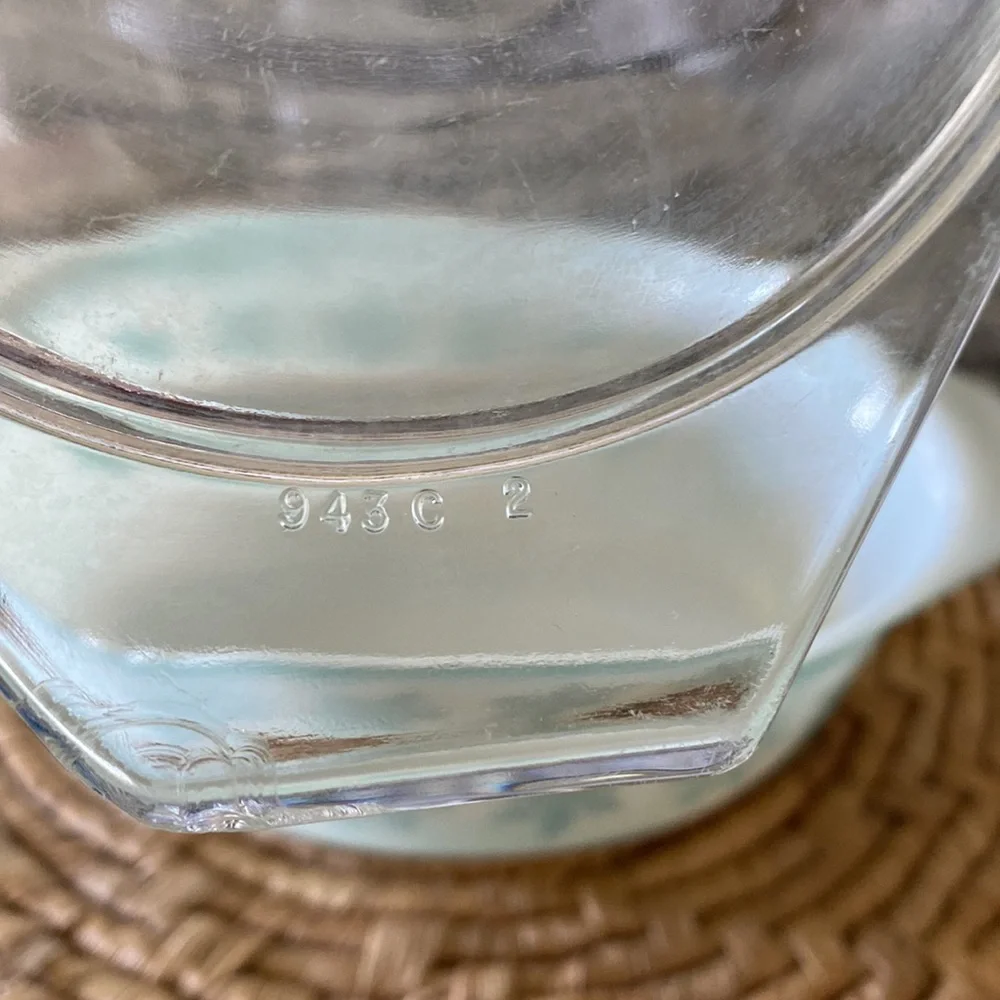 Vintage Pyrex 1.5 Qt. #32 Casserole With Lid!